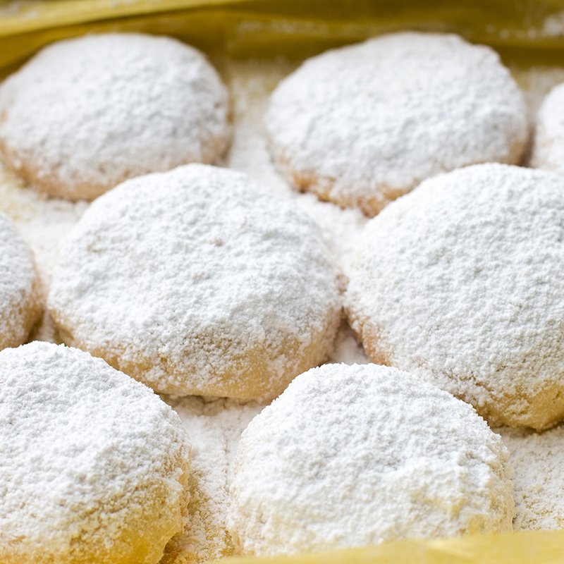 Polvorones на белом фоне
